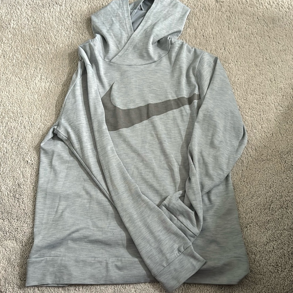 Niki's look sleeved light hoodie never worn!!!!